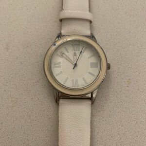 Chic White Leather Strap Watch